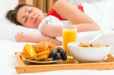 A dieta do sono: conheça os alimentos que ajudam a dormir melhor